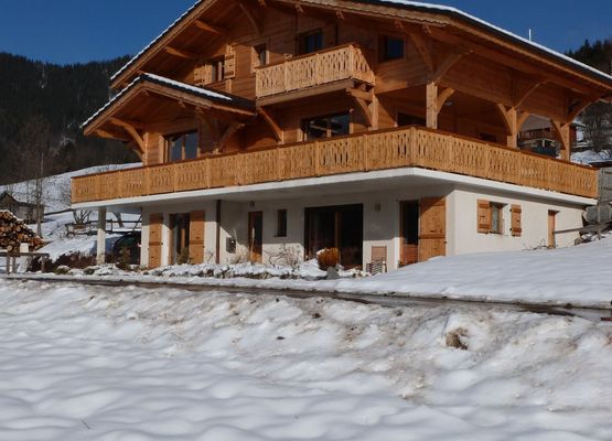 Luxurious Chalet in Rhone Alpes with Sauna