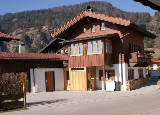 Beim Schlenz (DE Reit im Winkl). Holiday home with all comforts for up to 6 people for sole use