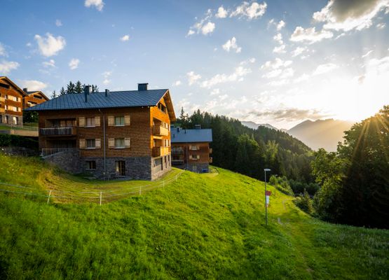 Luxury 6-person apartment in the holiday park Landal Brandnertal