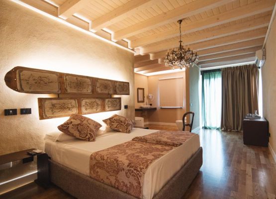 Leano Agriresort - Deluxe Suite with Spa Bath